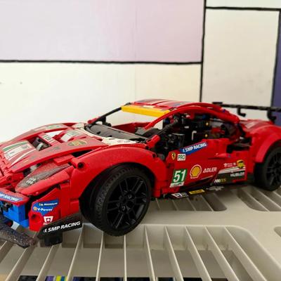 LEGO Technic Ferrari 488 GTE "AF Corse #51"