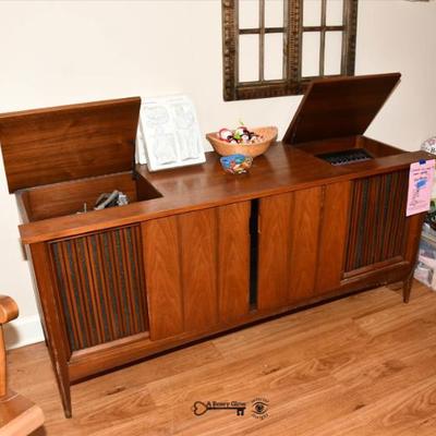 008 some highlights dekalb estate sale