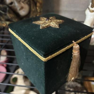 Sale Photo Thumbnail #419