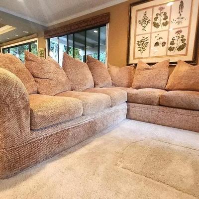 Chenille Upholstered L-Shaped Sofa - Cremé Caramel - Beautiful Condition (2nd)