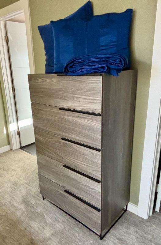 Sale Photo Thumbnail #142