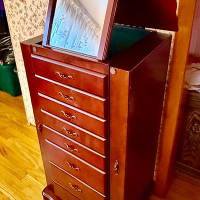 Sale Photo Thumbnail #113