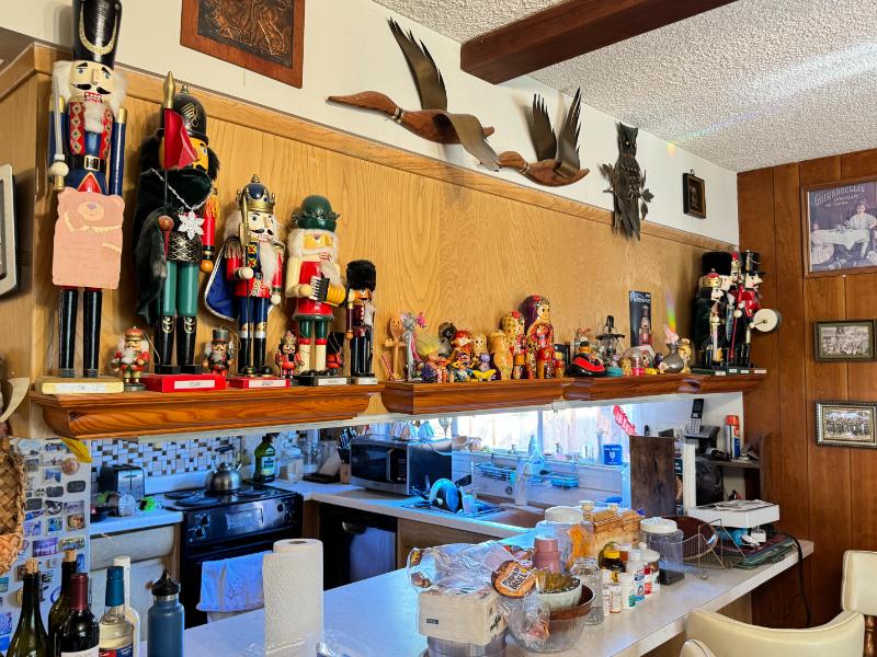 Sale Photo Thumbnail #11