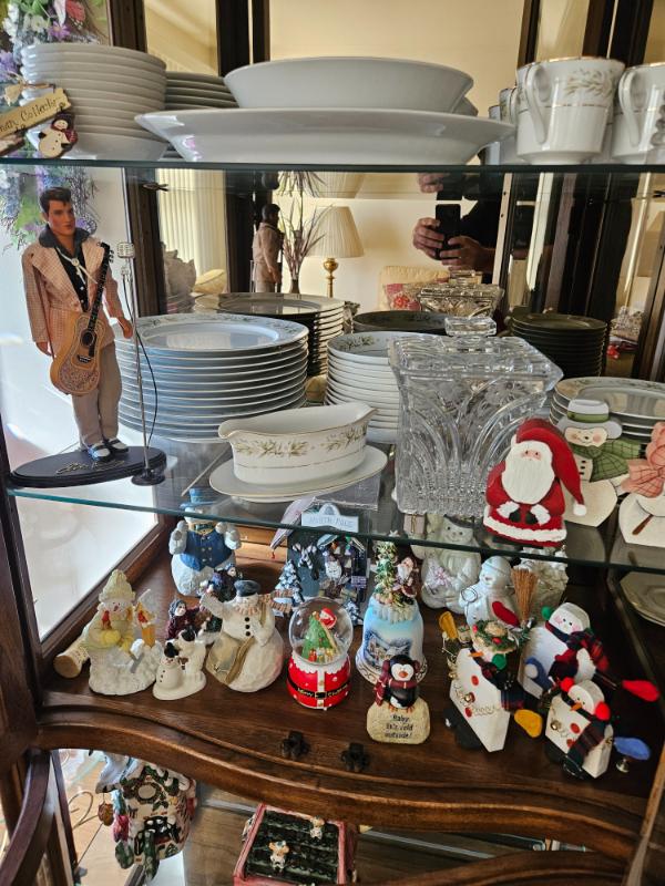 Sale Photo Thumbnail #25