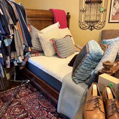 Sale Photo Thumbnail #144