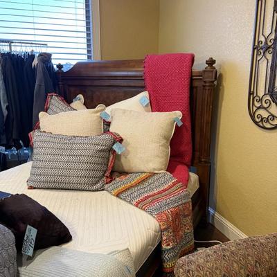 Sale Photo Thumbnail #155