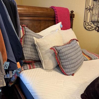 Sale Photo Thumbnail #145