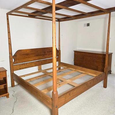 Colonial Revival Style Canopy Bed Frame