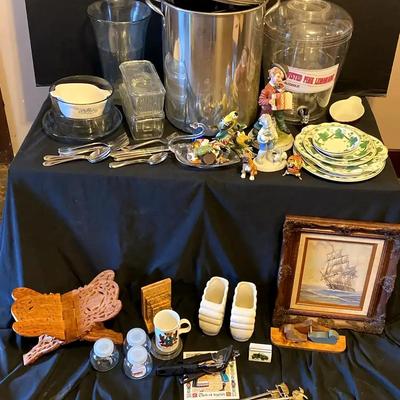 Stockpot, Wedgewood, Corning Ware & Figurine Collection