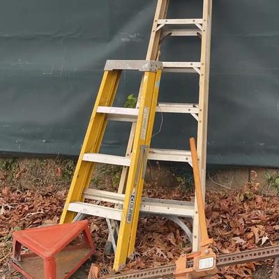 Two Metal Ladders (4' & 6'), Farm Jack, Rolling Metal Stool & Have-A-Heart Cage
