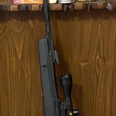 GAMO .177 Cal Pellet Rifle with Scope & Ammo