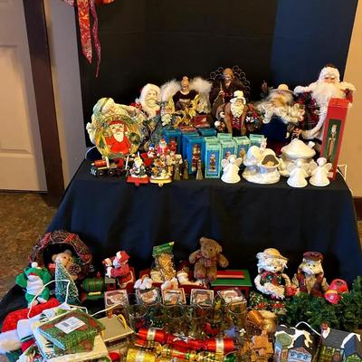 Holiday Collection with Spode Dinnerware, Figurines & Christmas Décor