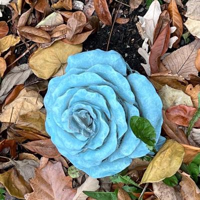 Sale Photo Thumbnail #29: Lawn ornament