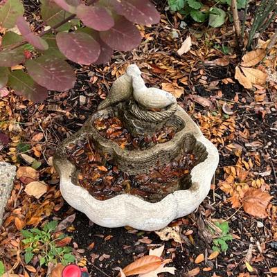 Sale Photo Thumbnail #34: Concrete lawn ornament 