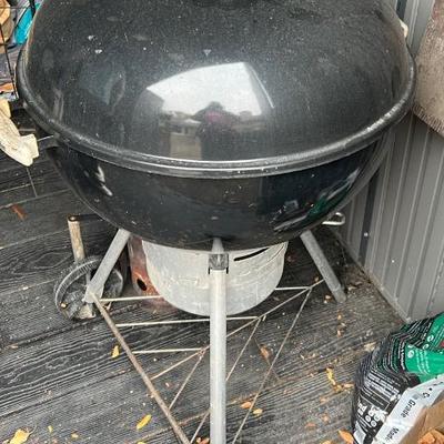 Sale Photo Thumbnail #19: Weber charcoal grill