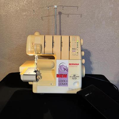 Bernina 2000DCE Serger