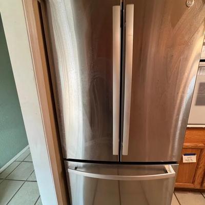 GE Refrigerator 