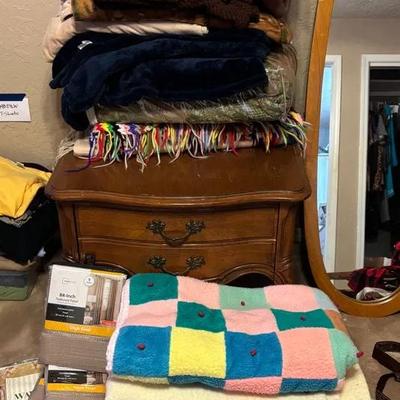 Blankets And Throws