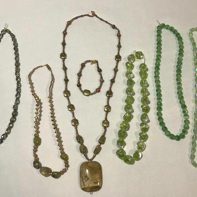 Handmade “Green/Earthy” Beaded Jewelry 