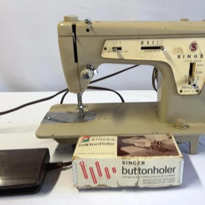 Vintage Singer Model 237 Fashion Mate Sewing Machine - Very Heavy. 
