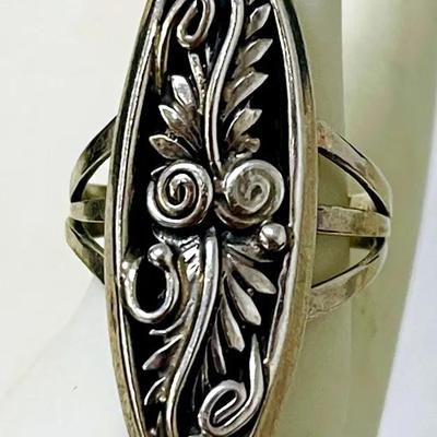 Leaf Design Silver Ring