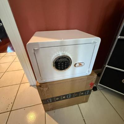 Sale Photo Thumbnail #115