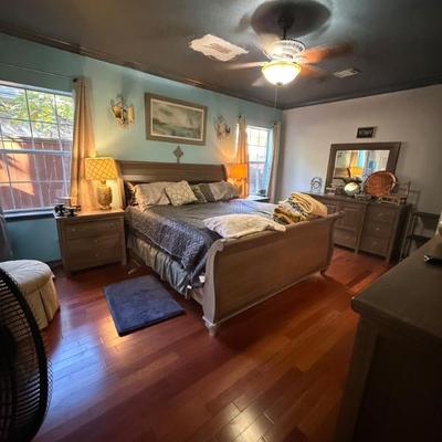 Sale Photo Thumbnail #150