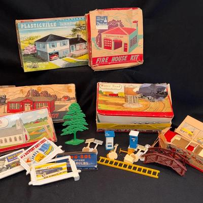 Plasticville, USA Pieces