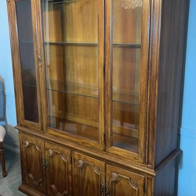 Thomasville Serena Collection China Cabinet 