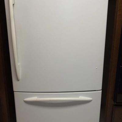 GE Refrigerator 