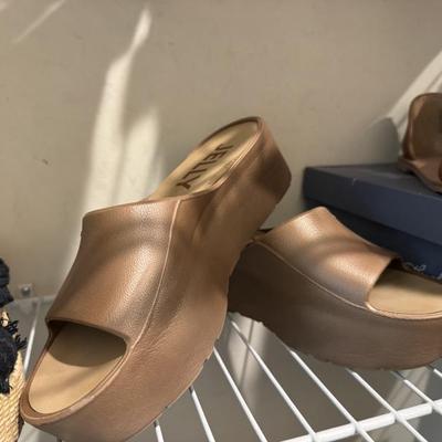 Sale Photo Thumbnail #156