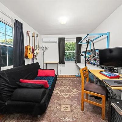 Sale Photo Thumbnail #8