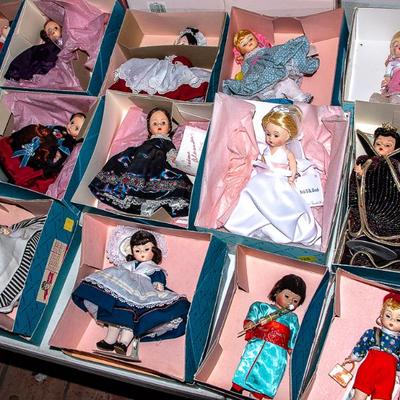 LARGE DOLL COLLECTION INCLUDING MADAME ALEXANDER