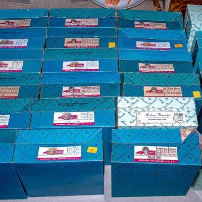 LARGE DOLL COLLECTION INCLUDING MADAME ALEXANDER