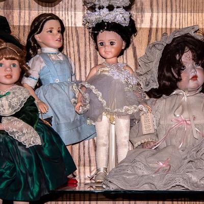 LARGE DOLL COLLECTION INCLUDING MADAME ALEXANDER