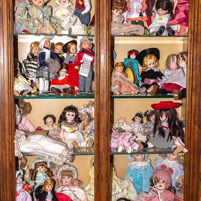 LARGE DOLL COLLECTION INCLUDING MADAME ALEXANDER