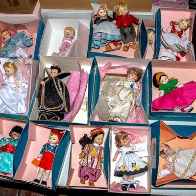 LARGE DOLL COLLECTION INCLUDING MADAME ALEXANDER