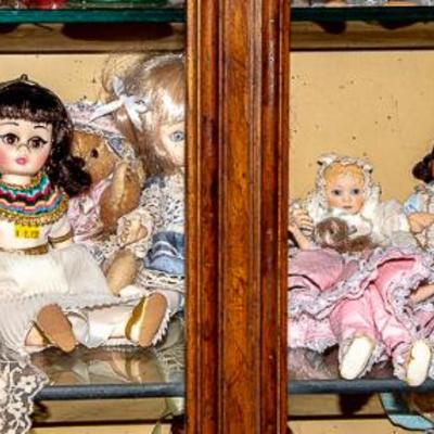 LARGE DOLL COLLECTION INCLUDING MADAME ALEXANDER