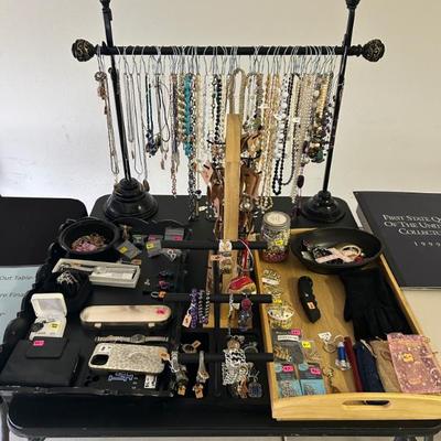 Sale Photo Thumbnail #98