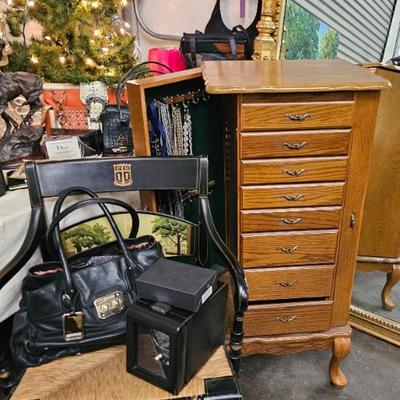 Sale Photo Thumbnail #132