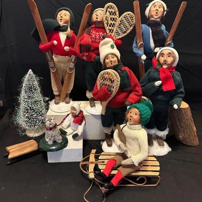 Hard 2 find!  Byers’ Choice Vintage Carolers — Winter Activity Themed Set (7) + Accessories