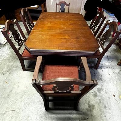 Vintage Table With 6 Chairs 