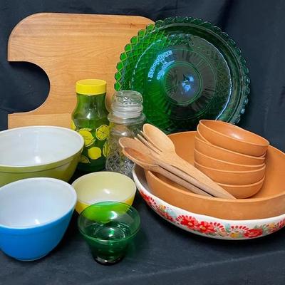 Primary Pyrex Bowls Plus More