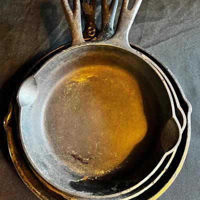 4 Cast Iron Fry Pans • Griswold & More