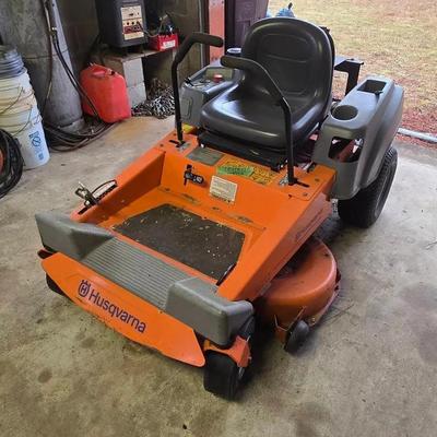 HUSQVARANA Zero Turn 42IN Deck Riding Lawn Mower