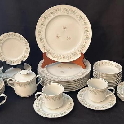 40-Piece Johann Haviland “Forever Spring” China Set – Bavaria, Germany