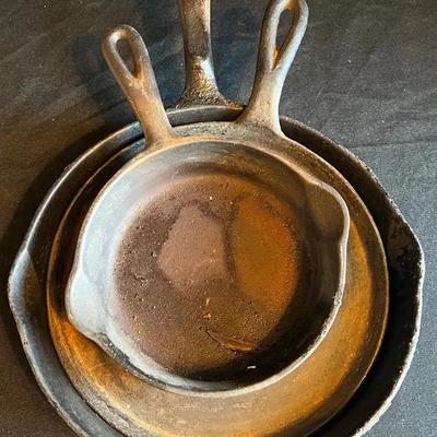 Set of (3) Vintage Cast Iron Fry Pans & Skillet — Including Wagner 1891
