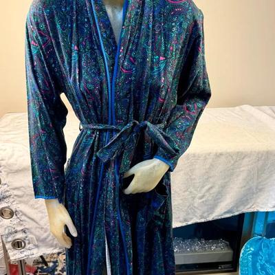 Vintage Victoria’s Secret Robe