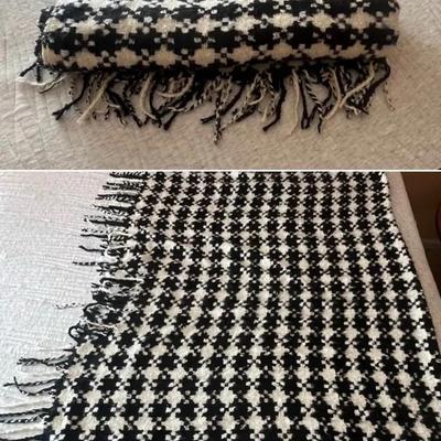 Mackenzie Childs Houndstooth Throw 51x67 
