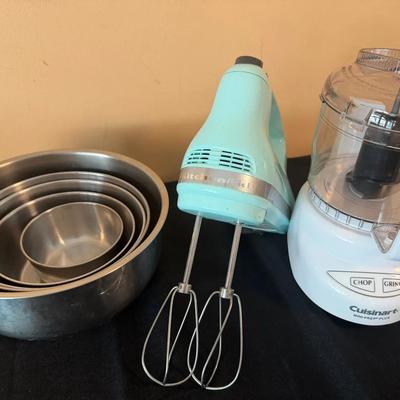 Kitchen Aid Hand Mixer, Cuisinart Mini Food Processor, Mixing Bowl Set